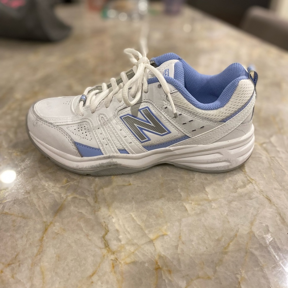 New Balance Women’s White Sneakers Size 7.5